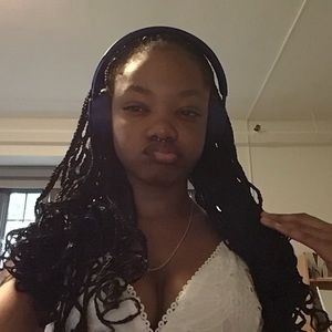 Meet your Posher, Leah